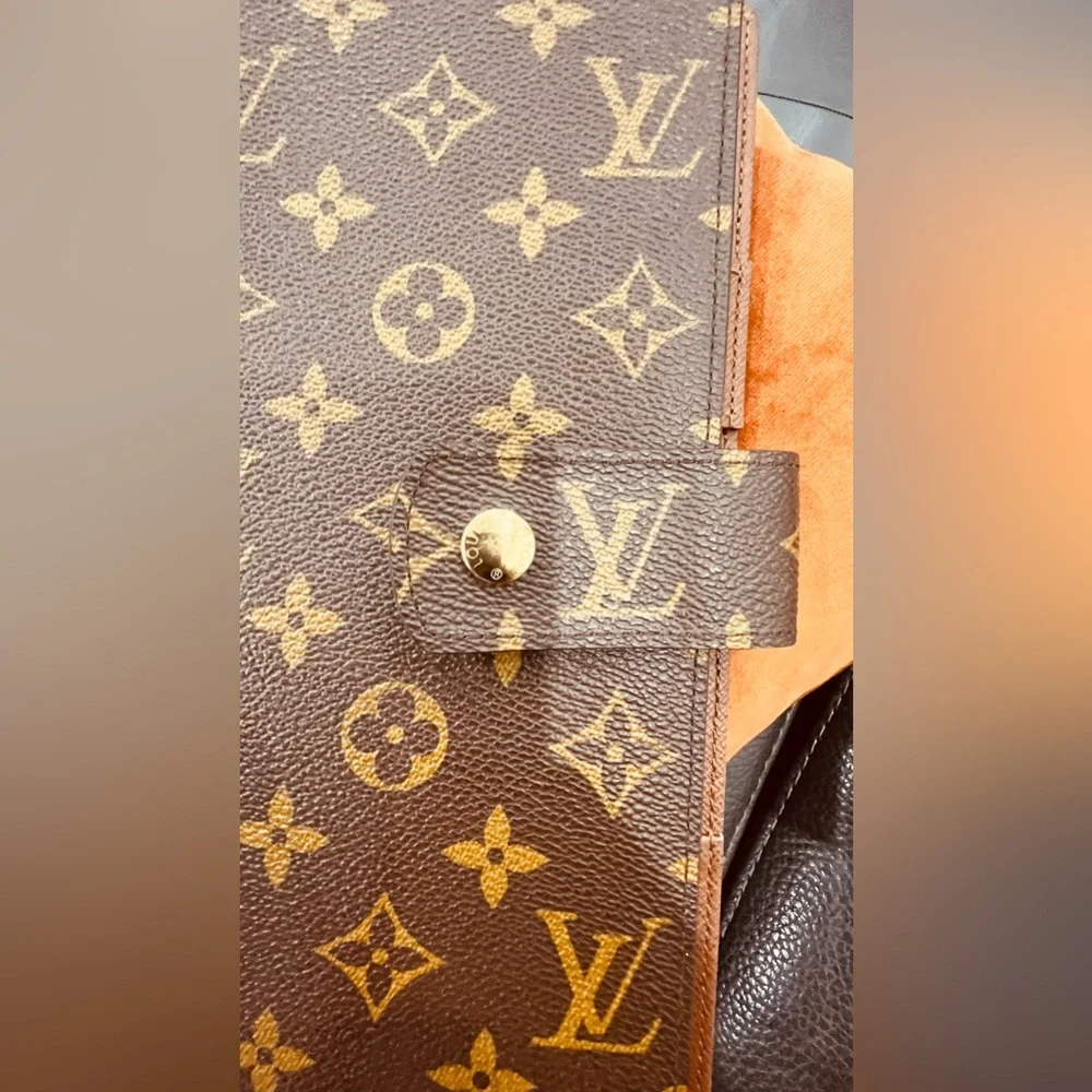 COPY - Authentic Louis Vuitton Monogram Agenda GM/ Large Ring Agenda Cover - Picture 11 of 16